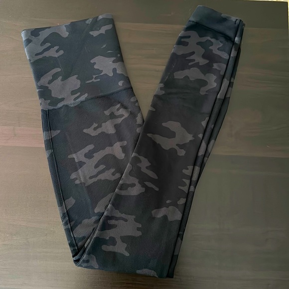 Spanx EcoCare Seamless Leggings Camo - Picture 1 of 4